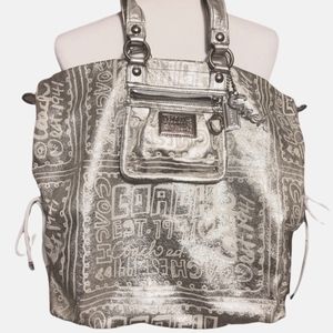 Limited Edition 2010 Coach Logo Poppy Storypatch Spotlight Bag